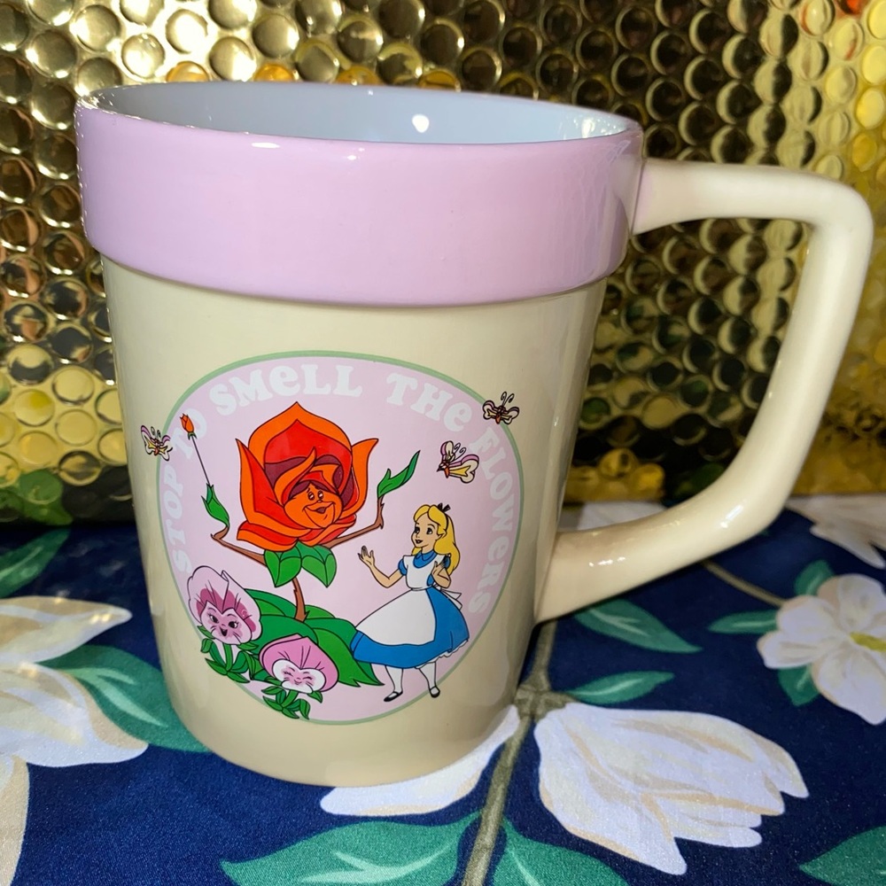 DISNEY ALICE IN WONDERLAND CERAMIC MUG